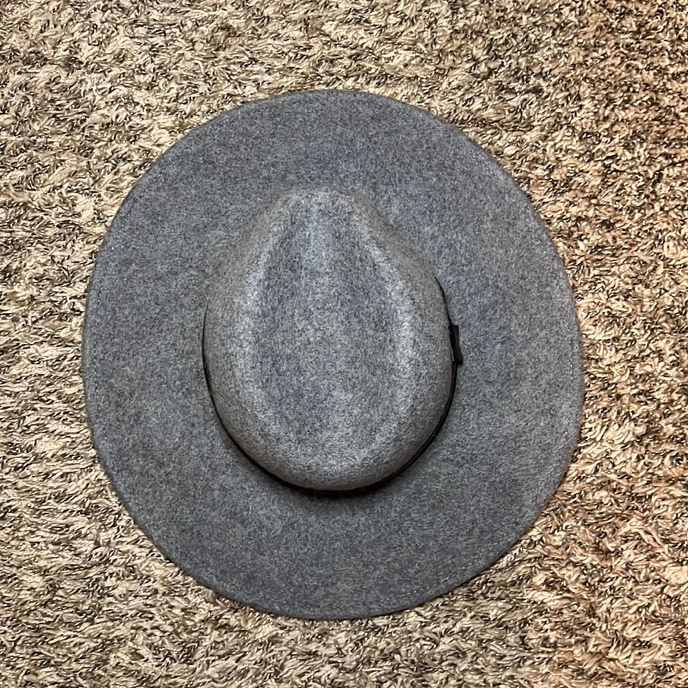 Treasure and bond hat